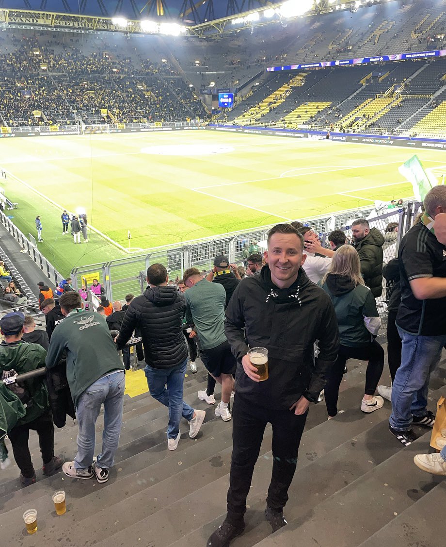 MarkFeeney88's tweet photo. Dortmund ⚫️🟡 https://t.co/iGd9dDuHEn