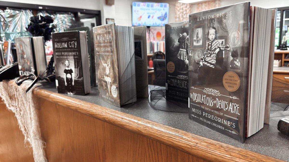 AngieBuis1's tweet image. Spooky books are here! @ReedAcademy1 @officialSPS @DrGrenitaLathan #SPSreadtosucceed