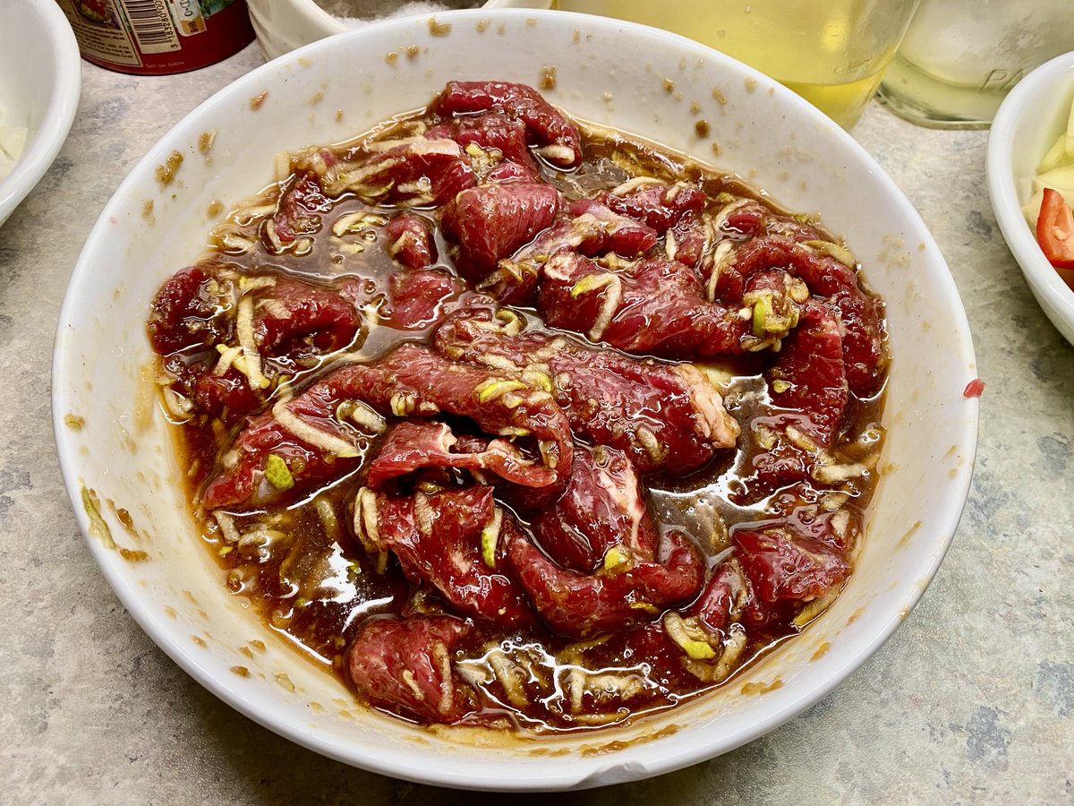 It’s all about the Korean beef bulgogi this evening folks (believe it or not, that’s grated pear 🍐 in there). Only ever eaten it. Never cooked it before 🤞🏼🤞🏼🤞🏼