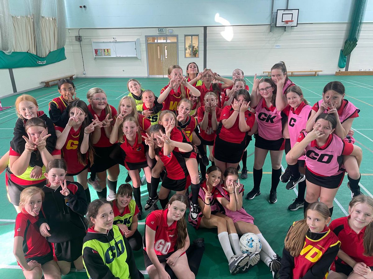CardinalAllenPE's tweet photo. Well done year 7&amp;8 for tonight’s fantastic netball practice. Don’t forget next weeks practice will be Thursday night due to year 8s tournament. See you then! Thanks to Sophia in Y10 for helping umpire one of the courts👏🏻 #ltmck #livingtomakechristknown #schoolbetball #cardy https://t.co/CEzb31Ml84