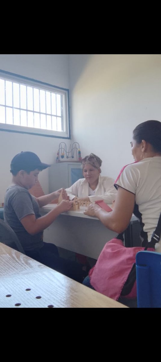 CDI El Palmar,Estado #Bolivar 
Servicio de Logopedia y Foniatría en atención a paciente con discapacidad intelectual.#CubaPorLaVida #CubaCoopera <a href="/cubacooperaven/">Brigada Médica Cubana en Venezuela</a> <a href="/Cubacooperabol2/">Brigada Médica 🇨🇺 Bolívar🇻🇪</a>