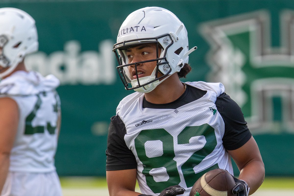 MichaelLasquero's tweet photo. Freshman slot receiver Tama Uiliata, out of Waipahu High has worked his way into the rotation and is on the Hawai’i Rainbow Warriors travel team when they open Mountain West play at San Diego State on Saturday.

#GoBows #BRADDAHHOOD https://t.co/YyTJv3XM5M