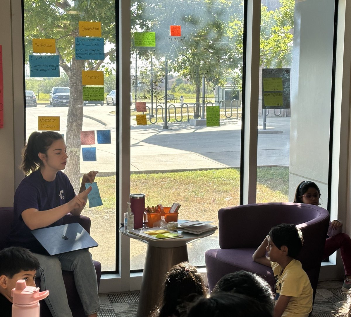 Modeling content specific sentence stems support Emergent Bilingual learners with oral language growth! <a href="/NetZeroLee/">Richard J. Lee Elementary</a> <a href="/CoppellESLBIL/">Dr. Anita de la Isla</a> <a href="/MsKScifres/">Kara Scifres</a> #CoppellESLBIL