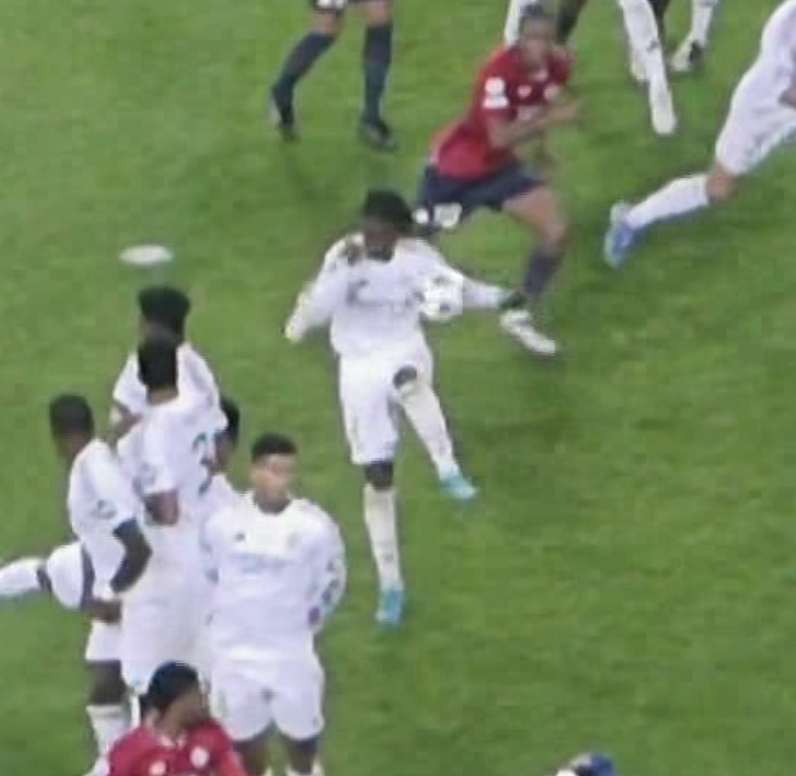 TrollFootball's tweet photo. Camavinga is so versatile, that here he thought he was a goalkeeper. https://t.co/4dg7S867Zu
