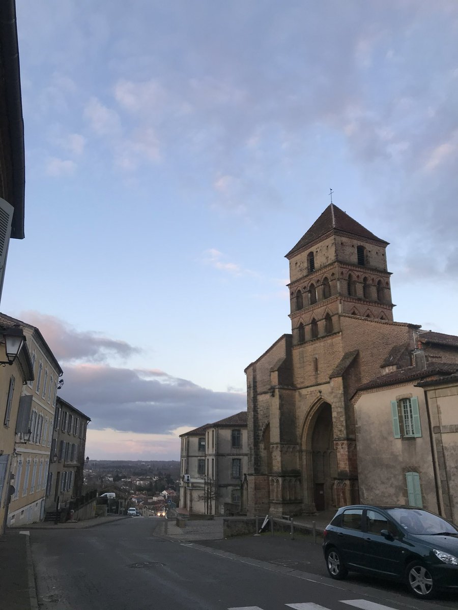 I can’t believe it has been a whole 5 years since I moved to France for my year abroad! Being placed in a tiny village in the middle of nowhere was the most amazing experience ever. I miss you, Aire Sur L’Adour!