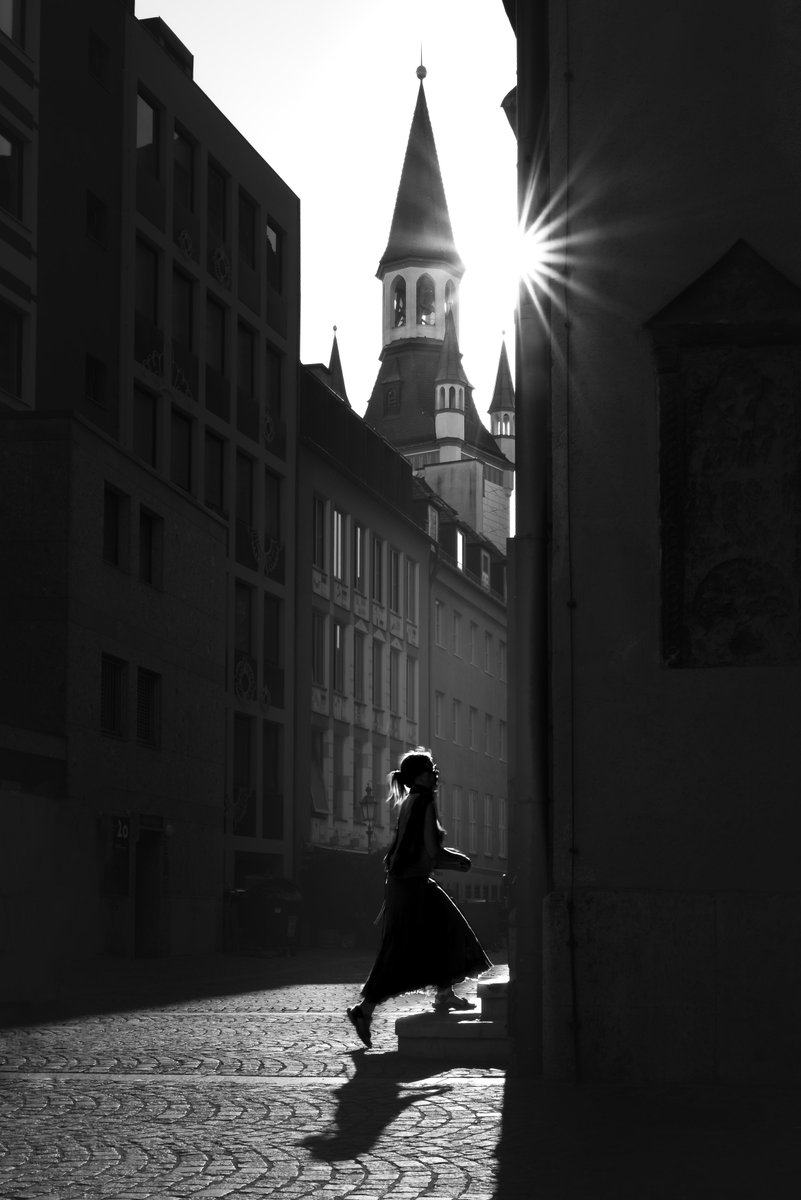 UnlicensedLensed tweet media