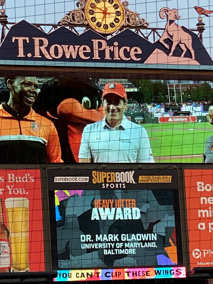 Dean Mark Gladwin, MD, was recently honored by the Baltimore Orioles with the “Heavy Hitter” Award for his leadership and impact on addressing the most critical health challenges of our time.  #DeanGladwinOnTheMove