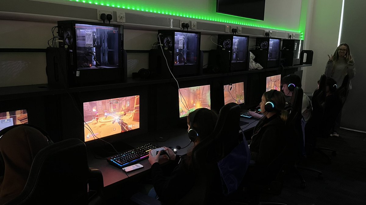 TydfilTytans's tweet image. New students ✅
New teams ✅
New headsets ✅

Our brand new teams have been practicing and are eager to get started! 💪

Looking forward to this year’s season of the @British_Esports Student Champs!

#WeAreBack

@CollegeMerthyr
