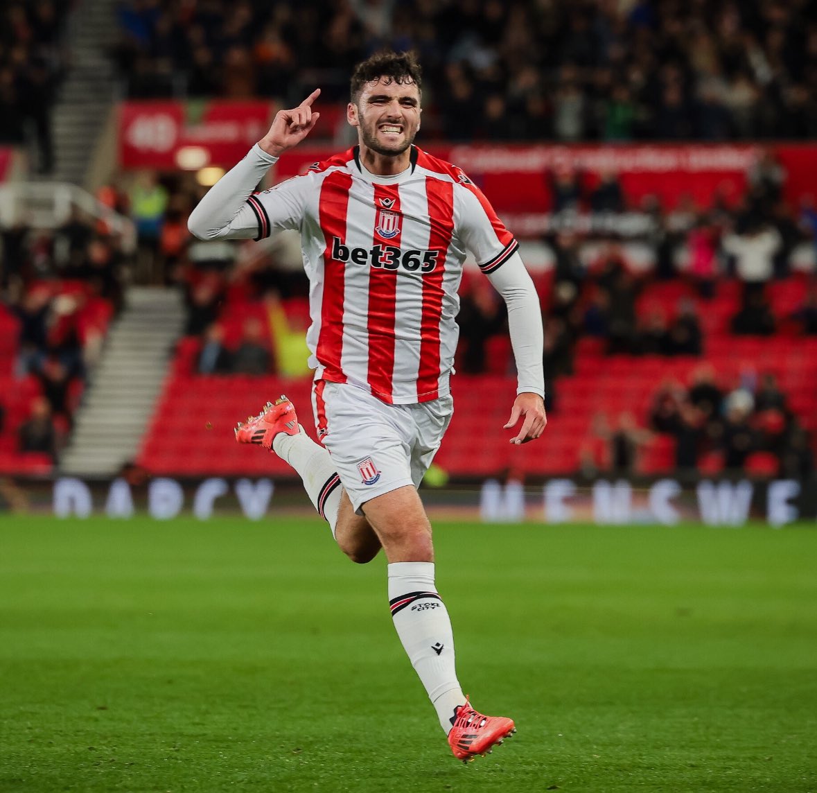 50 minutes.

4 goals. FOUR.

Tom Cannon, remember the name.