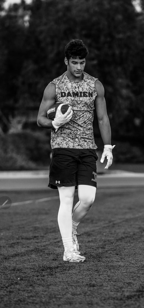 Northview will be getting senior two-way standout, FS/WR Cory Gutierrez on Thursday at Diamond Ranch. 

Gutierrez, 6-3, 205, is a transfer from Damien who is the younger brother of Dylan Gutierrez and cousin of Ayden Gutierrez, who both starred at Damien.

Cory Gutierrez is