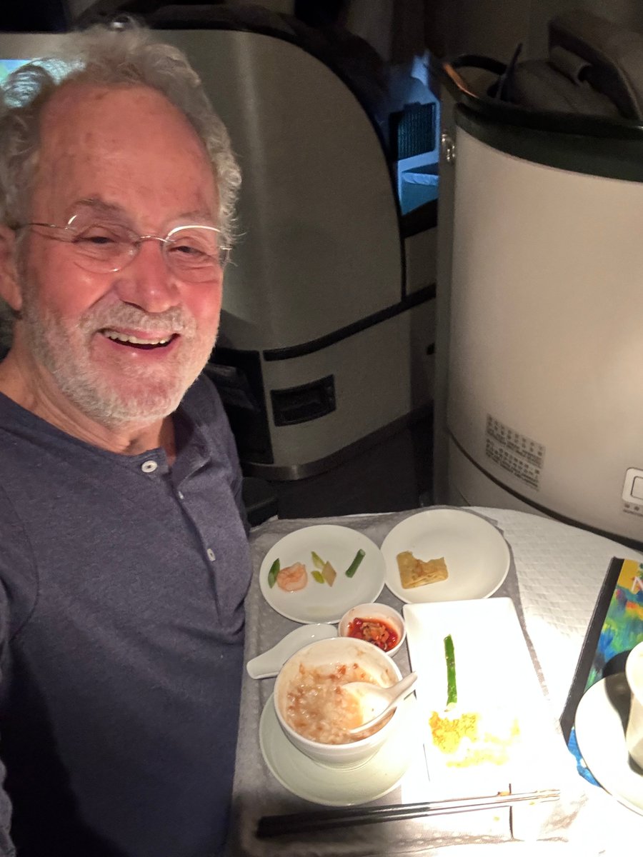 JosephRosendo's tweet photo. First impressions? @EVAAirUS knows how to serve a gourmet breakfast. Congee, shrimp, and dimsum at 30,000 feet! #InflightDining https://t.co/pGhWrzttF4