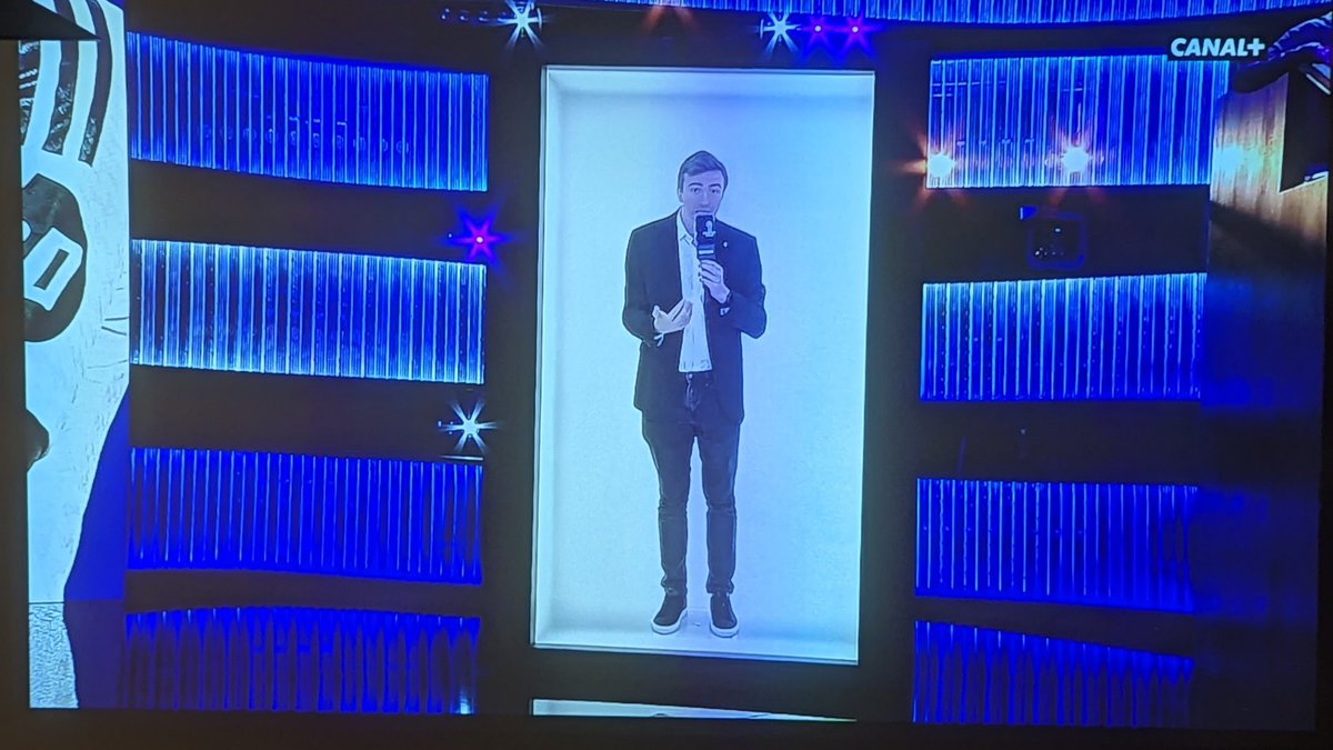 ong_jb's tweet photo. Pas bien compris le concept du consultant dans la boîte 😅 🤔 #canalchampionsclub #LDC #canal https://t.co/Yrz4vuORCD