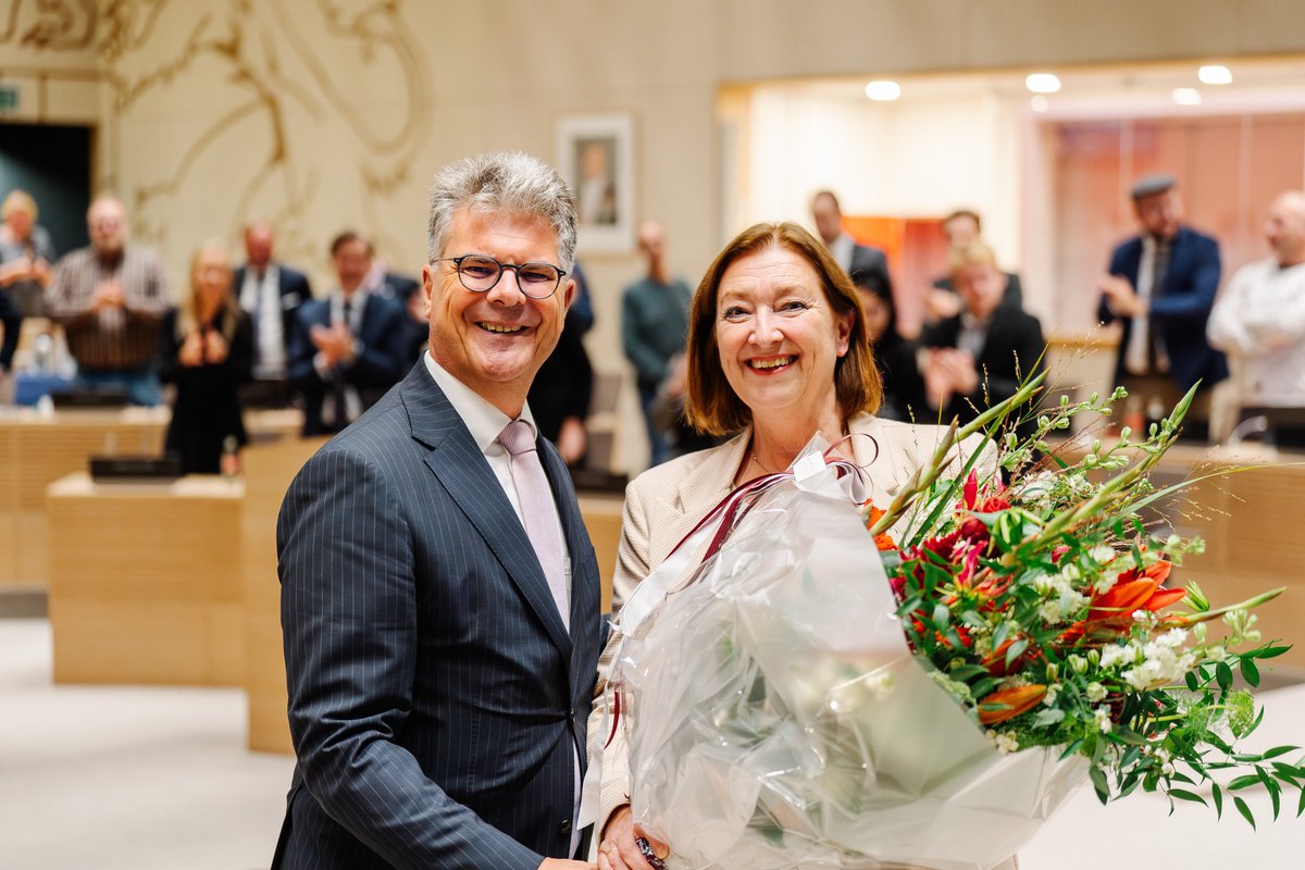 Provinciale Staten adviseren positief over tweede termijn commissaris van de Koning Hans Oosters -  #PSUtrecht
provincialestatenutrecht.nl/provinciale_st…