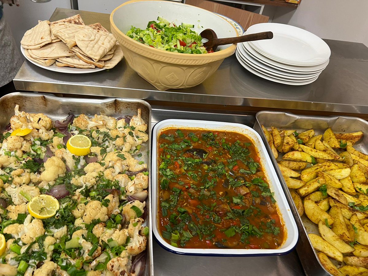 FurnivalThe's tweet photo. We've enjoyed another lovely morning of fun crafts and tasty food made from surplus food! Thanks to everyone for coming along and contributing ❤️ #thefurnival #burngreave #community #crafts #eatingtogether https://t.co/xPRVQsNG77