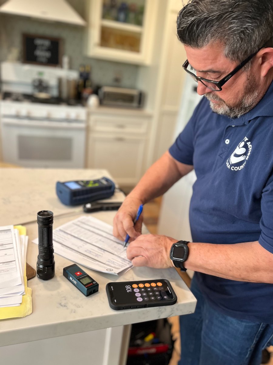 CAVC805's tweet image. It’s Energy Efficiency Day!

Here are some of the awesome people who make weatherization in Ventura County possible!

¡Aquí están algunas de las personas increíbles que hacen posible la climatización en el condado de Ventura!
#EEDay2024 #WeatherizationWorks @NcapEnergy