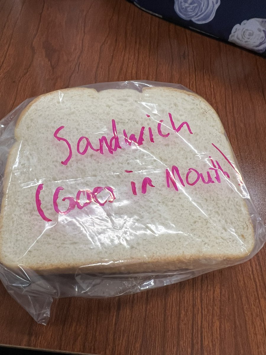 kelsey_charon's tweet photo. i write sweet notes for my bf... this is what he write me. i love him https://t.co/zzZqw0H9kK