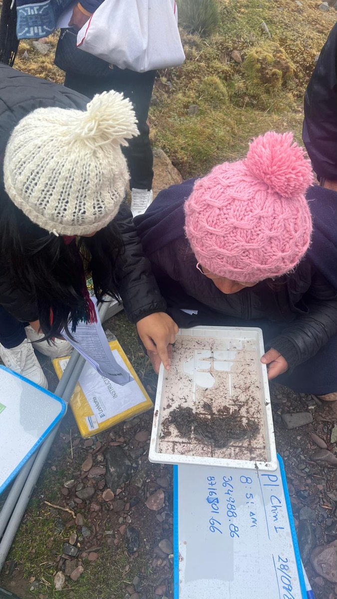 🌿Comuner*s del centro de Perú participaron en el II Encuentro de Vigilantes Ambientales. Junto a <a href="/RedMuqui/">Red Muqui Perú</a> , realizamos un monitoreo práctico de la calidad del agua del río, empoderando a las comunidades para proteger sus territorios frente a la minería y la contaminación 💧🌍