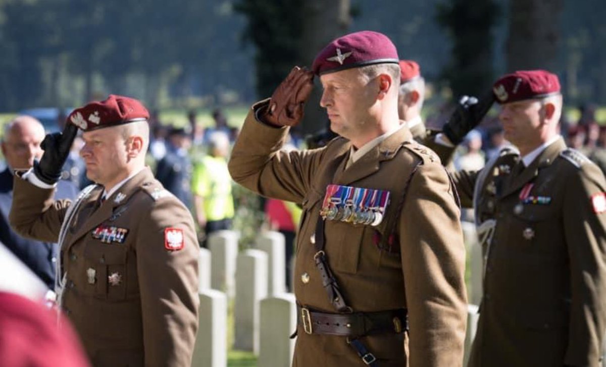 TheParachuteRegiment tweet media