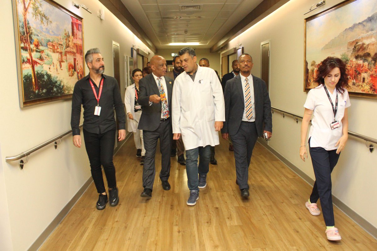 Başkanımız Ahmet Aksu ve YK Üyelerimiz ile birlikte Etiyopya’dan gelen sağlık heyetimiz, Ankara’da Sağlık Bakanlığı yetkilileri ile görüştüler. Ardından Ankara Bilkent Şehir Hastanesi’ne ziyarette bulundular. 

<a href="/saglikbakanligi/">T.C. Sağlık Bakanlığı</a> 
#sağlıkdiplomasisi 
#healthdiplomacy