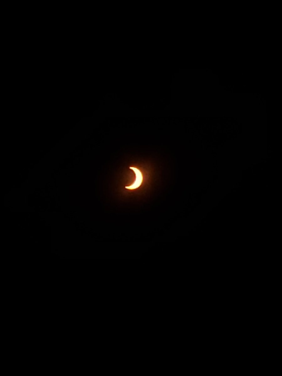 supachecoaros's tweet image. #eclipsesolar2024 #Valdiviacl