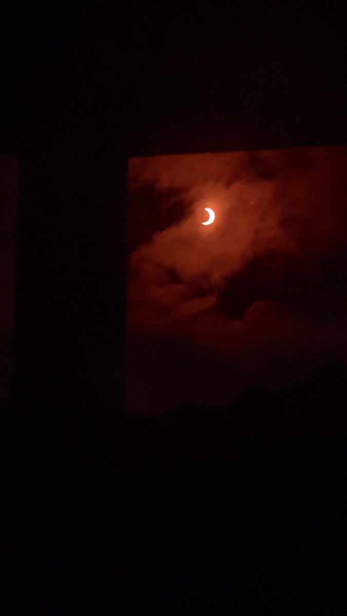 JavierNach96's tweet photo. #Eclipse2024
#Osorno https://t.co/SZEJ3EhK4Y