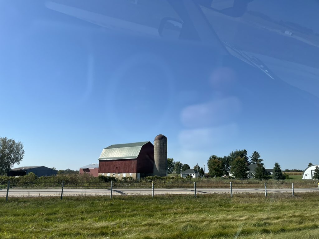GretchInThe205's tweet photo. Minnesota is so lovely! https://t.co/EtSR12PkJ9