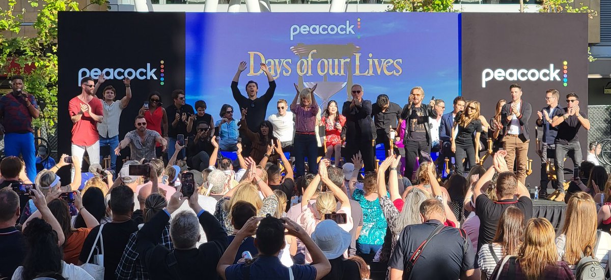 BettejeanSpata4's tweet image. #DayofDays2023 
Zoom in to see Drake ⌛️💜💡✌️💜⌛️