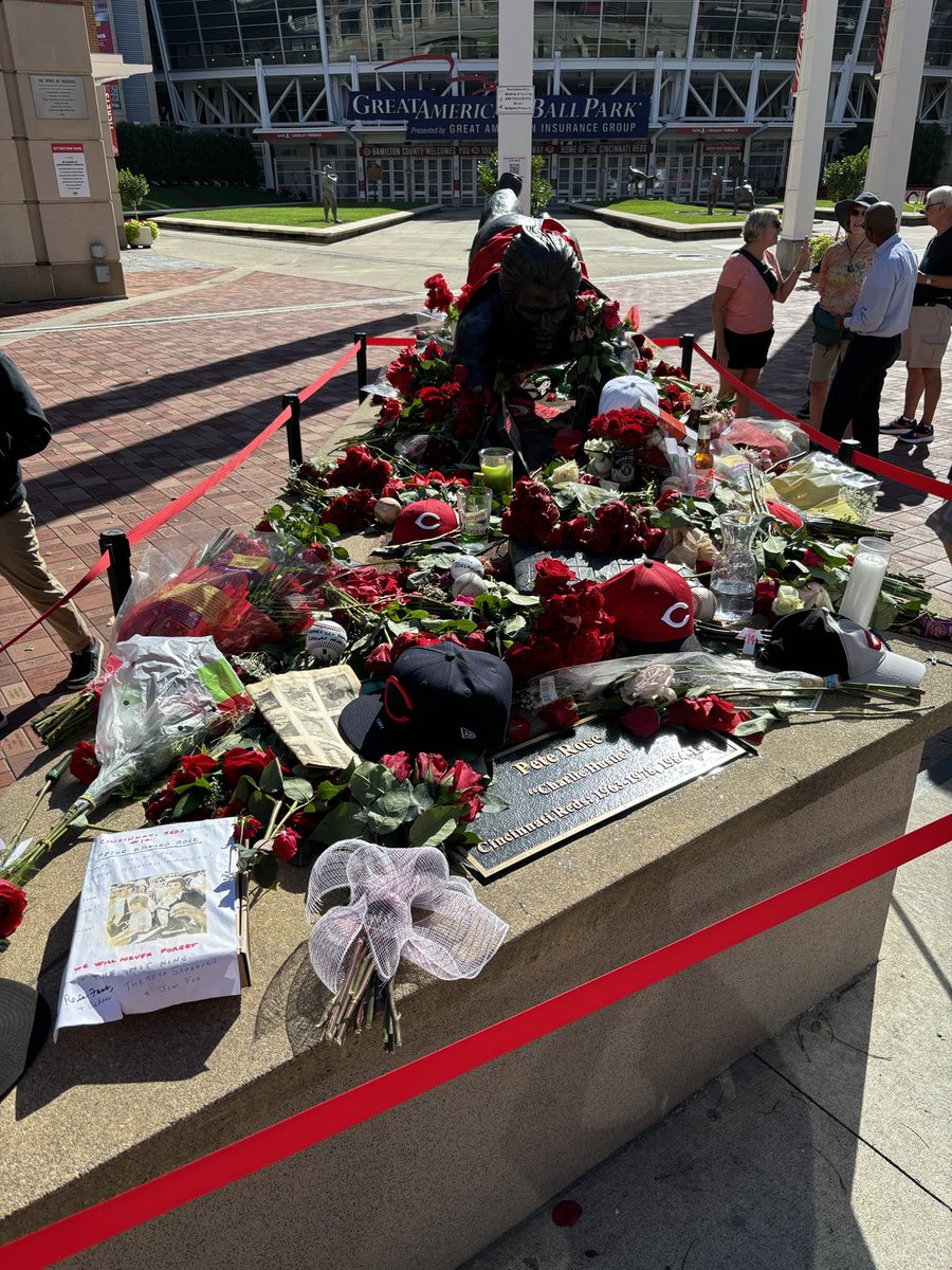 RIP Pete Rose. I will always remember how you played the game to the fullest. Regardless of all the other stuff you will@always be a HOFer to me.