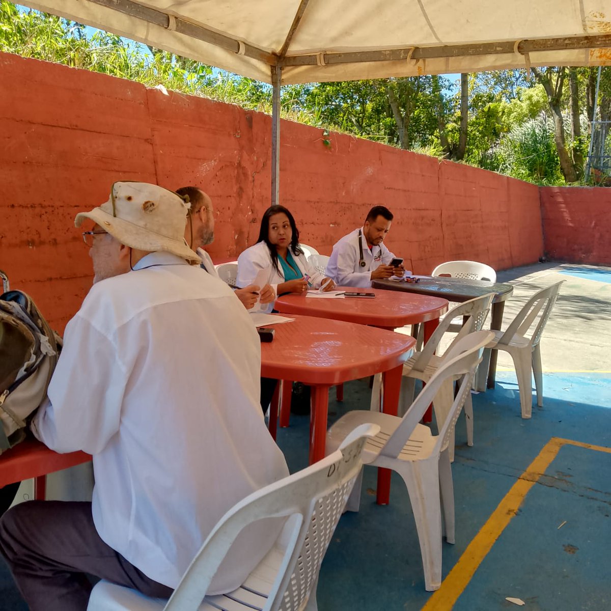 Ofic Adm El Paraiso tweet media