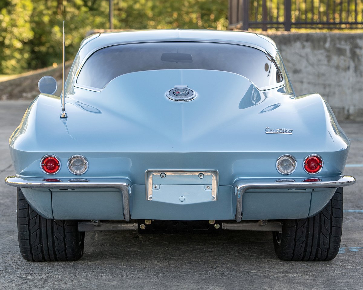 Barrett_Jackson's tweet photo. @chevrolet With #C7 suspension and #ArtMorrison chassis rails, this classic #Vette is ready to tear up the streets in style! See it cross the 2024 #Scottsdale Fall Auction block with No Reserve, Oct. 10-13 at #WestWorld.
Learn more: https://t.co/IZ3kDjJTOT https://t.co/Es46vIK4Do