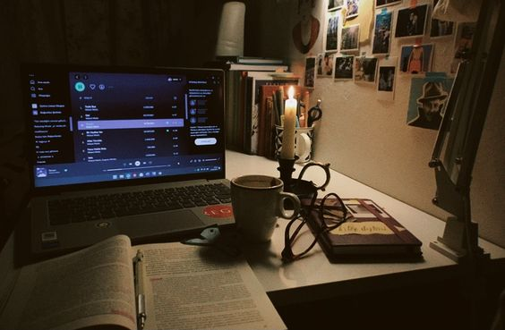 pilatesgirly's tweet photo. go get that degree girl! https://t.co/thzJPYXGLv