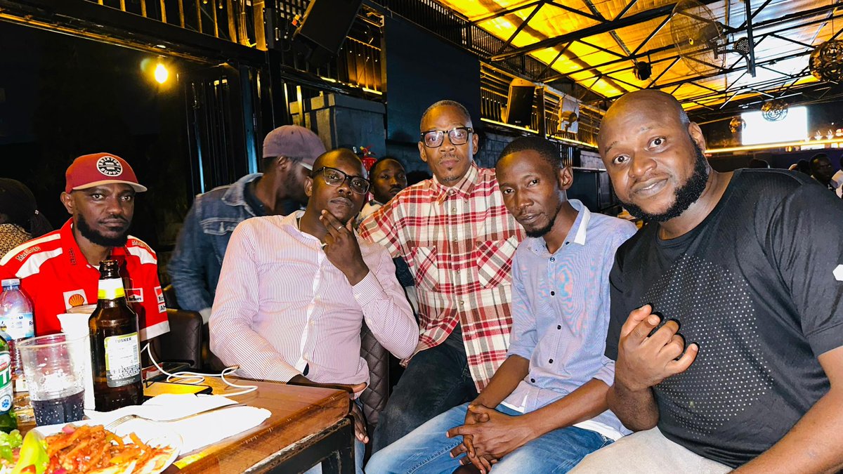 MusogaOn's tweet image. DJs day out bkoz #Magicswitch is in the house @Taleslounge_kla 

@konkmukiga 
@naselow 
@MadMudokolo 
@DeejayKalz 
@dexterdj__Ug 
@bandac