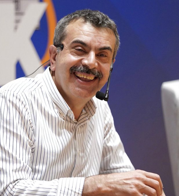 Milli Eğitim Bakanı Yusuf Tekin istifa ! diyenler lütfen RT.