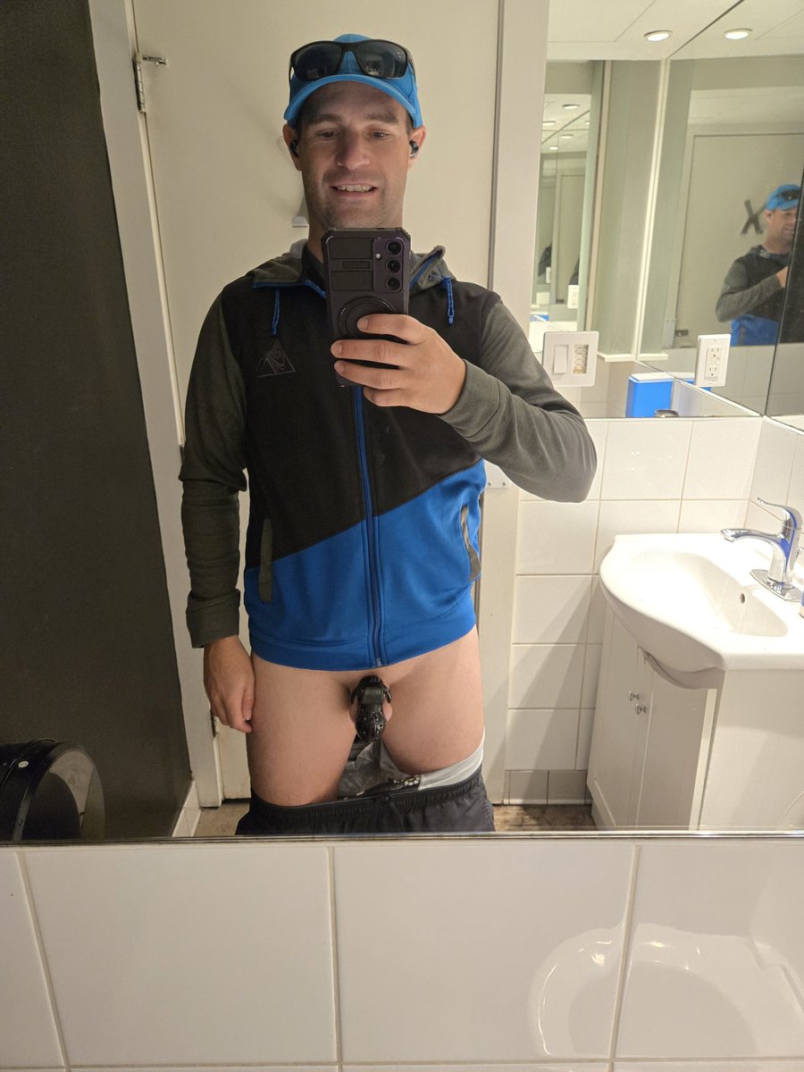 helm_pup's tweet photo. Day 2 of locktober, who wants to come over and tease me? 

#rubber #locked #incognito #pup #puppylove #puppy #rubberpup #lifestyle #gay #gayboy #gaypup #locktober https://t.co/j8x8iHr6b2