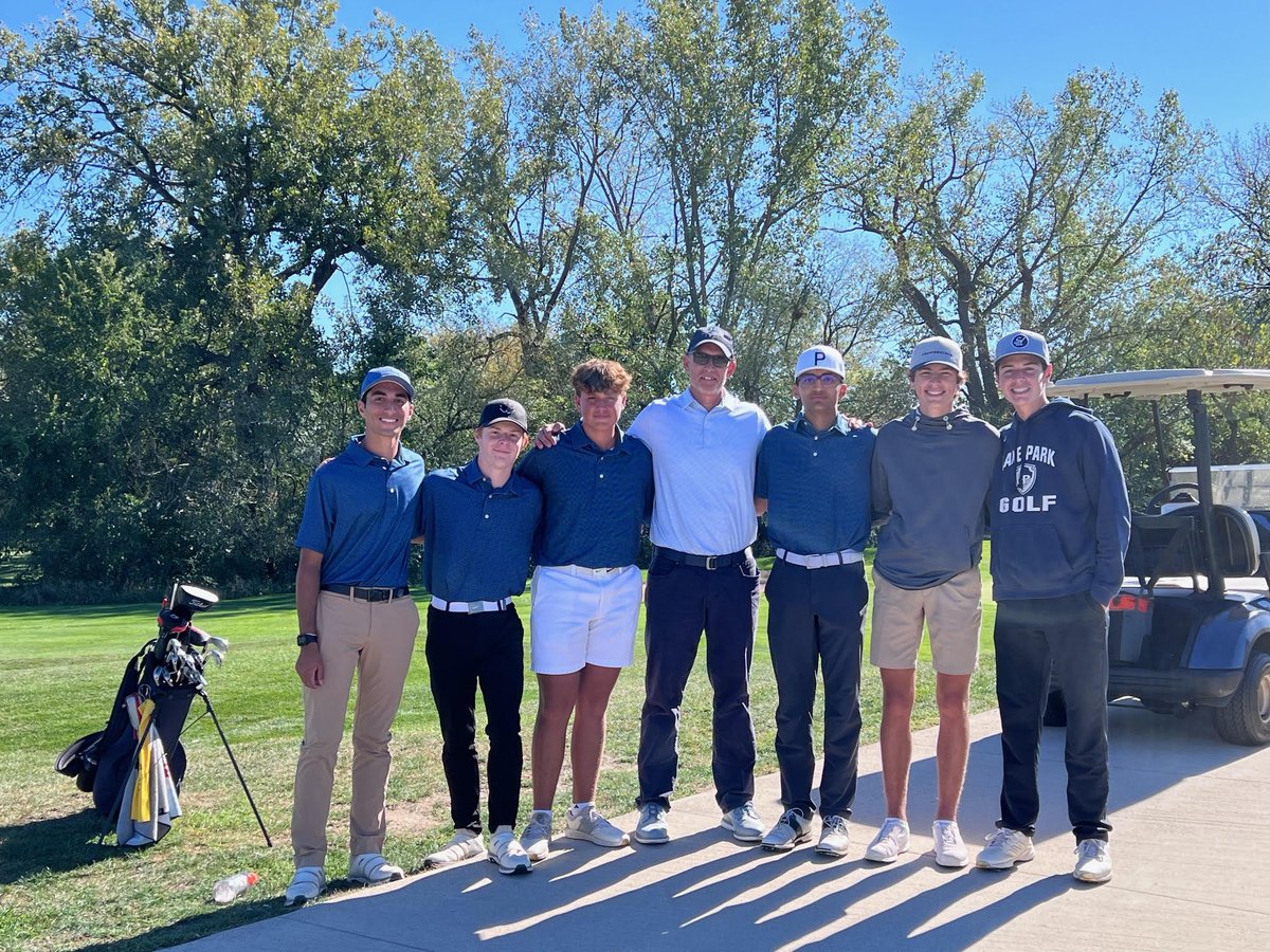 LPLancersBGolf's tweet photo. Congratulations to the Lake Park Boys Golf team for qualifying 5 players to next week's IHSA Sectionals tournament.  Great job! https://t.co/FdX29cJkXS