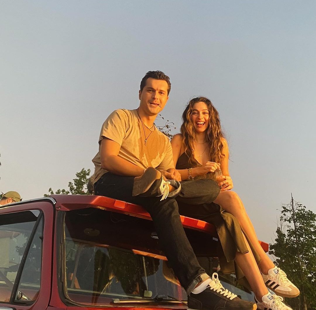 kafamagoremulti's tweet photo. 💚

#LeylaHayatAşkAdatet 
#AlperenDuymaz #CemreBaysel https://t.co/ghkSM8ZqVd