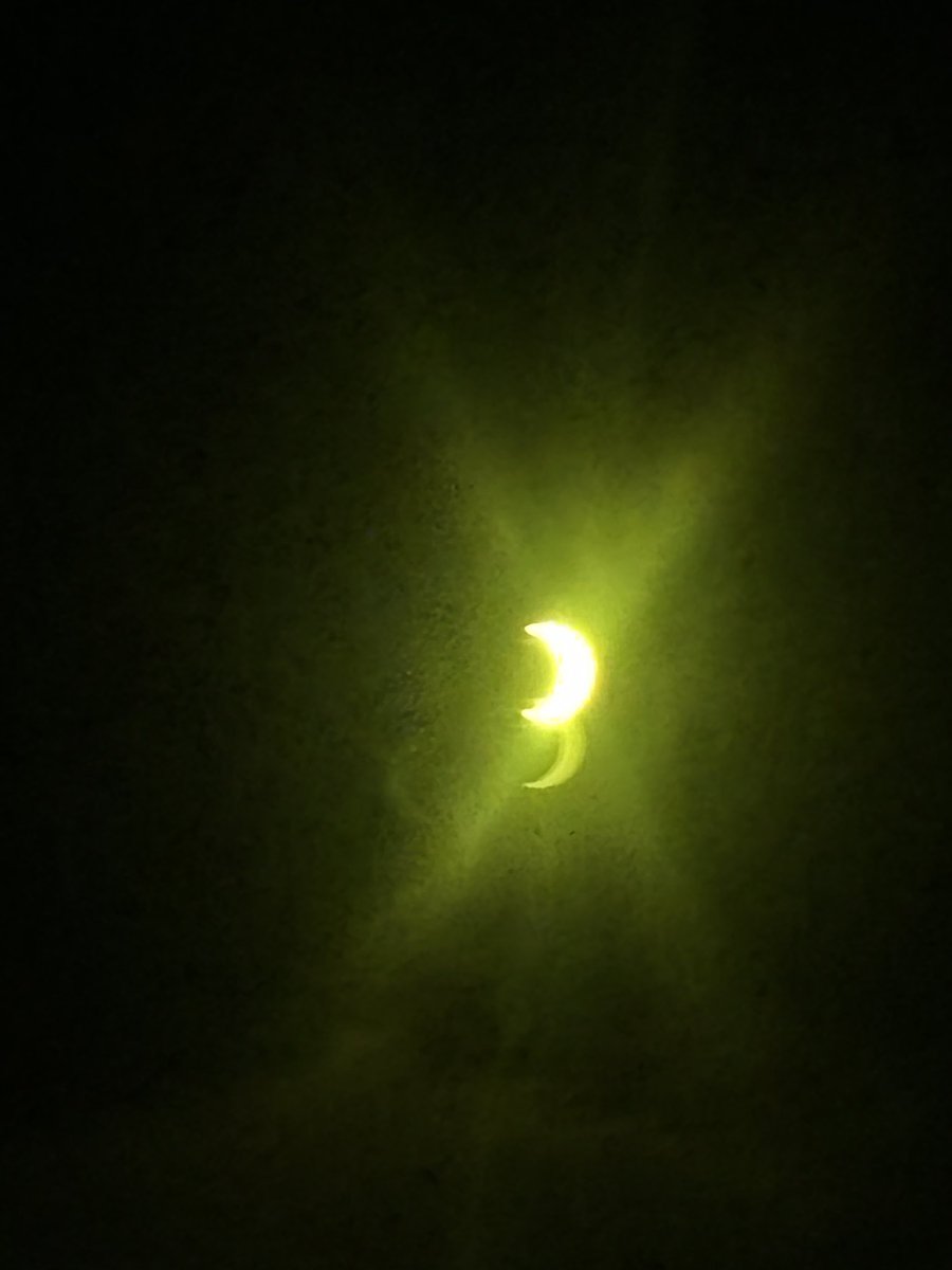 Nico__ej's tweet photo. #eclipse 😍 https://t.co/Z0DLLLl684