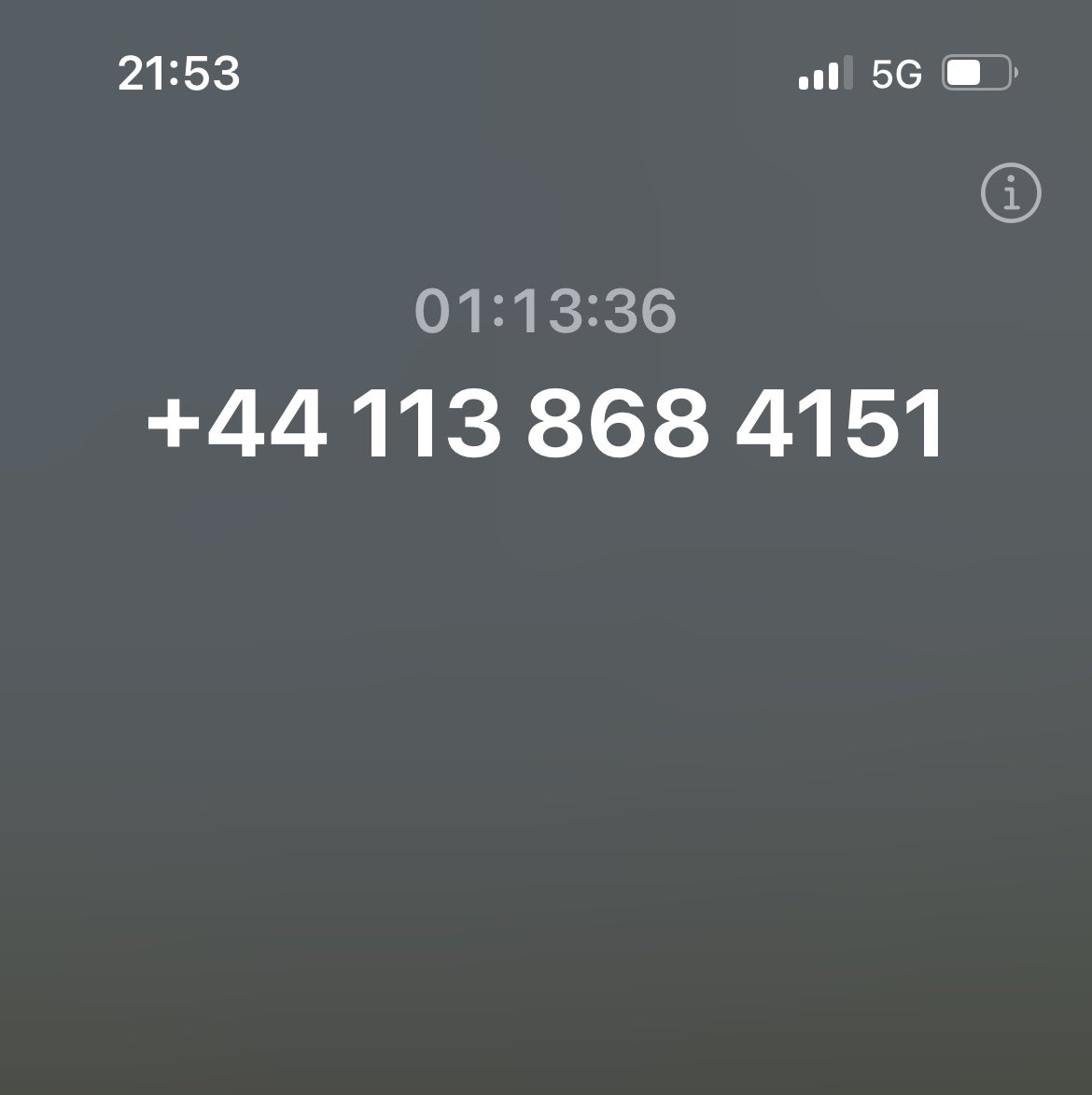 iamIAM82's tweet photo. @Ryanair what a brilliant customer service !!!! Closing at 10pm, right? Still waiting https://t.co/HkbVlITSh5