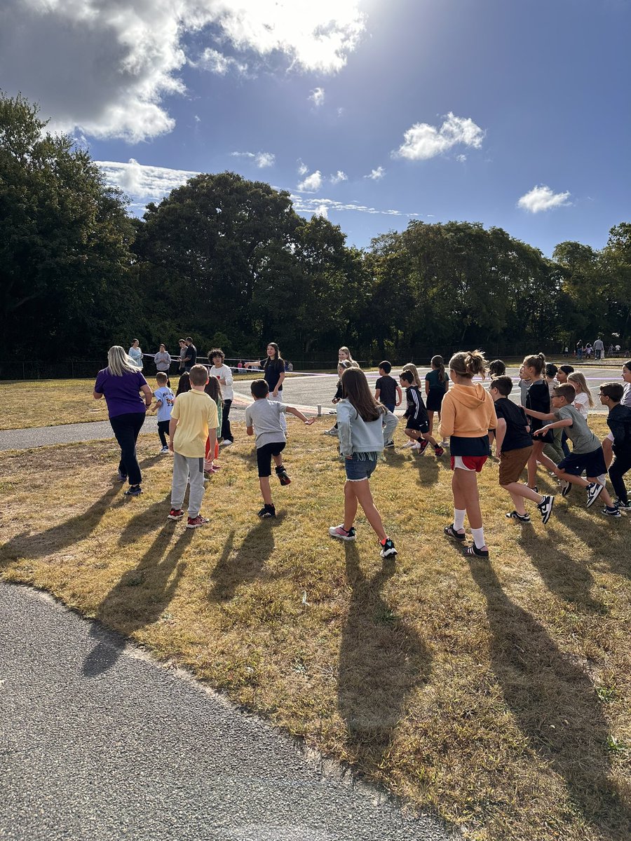 Sayville Strides tweet media