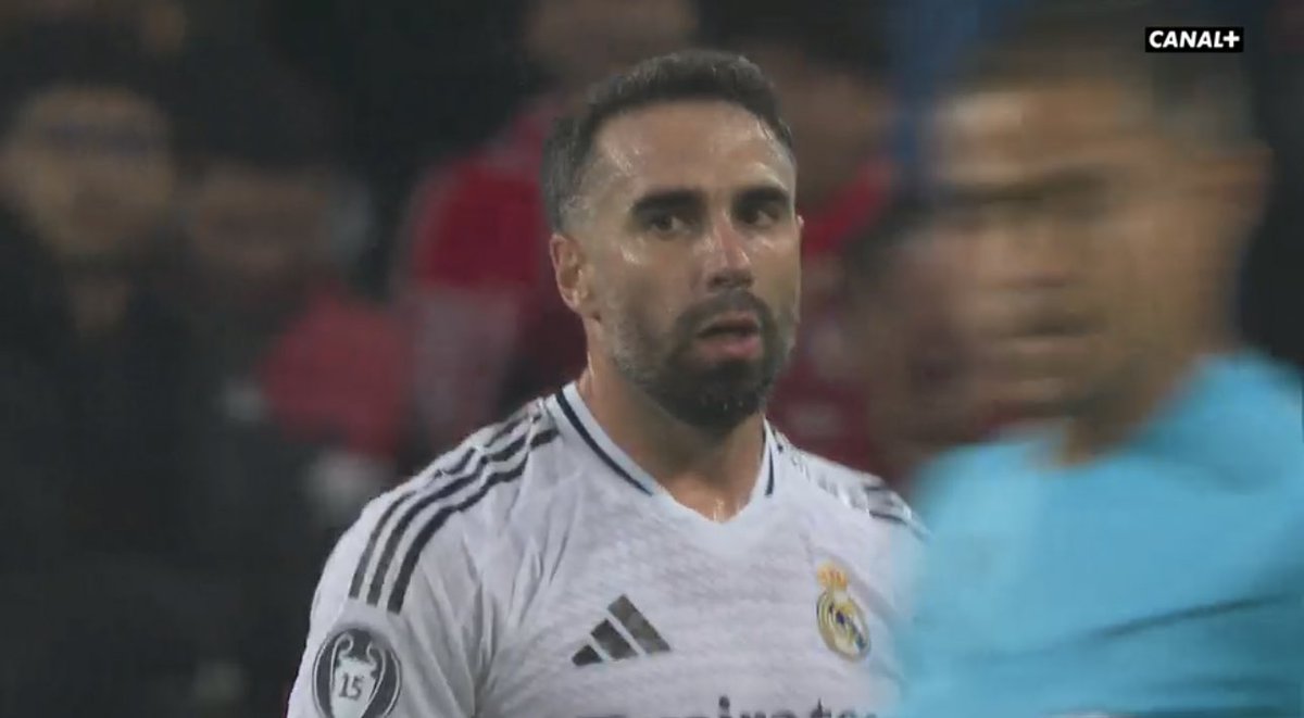 SuiveurLillois's tweet photo. J’ai pas les mots, c’est INCROYABLE. On a battu le grand Real Madrid à la maison !! Bravo Messieurs !! #LOSCRMA https://t.co/xxrV3QqJeJ