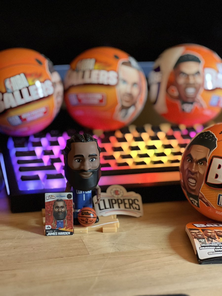 ItsShake4ndbake's tweet photo. These are so sick! Mystery NBA Balls that come with a random small player figure, a sticker, a little poster card, and a court bottom/ball/hoop etc for 7 bucks 🤝🔥

Perfect stocking stuff for NBA fans, grabbed a few at Walmart &amp; Target, even got recognized by the guy there 😂 https://t.co/VRXxH57WPe