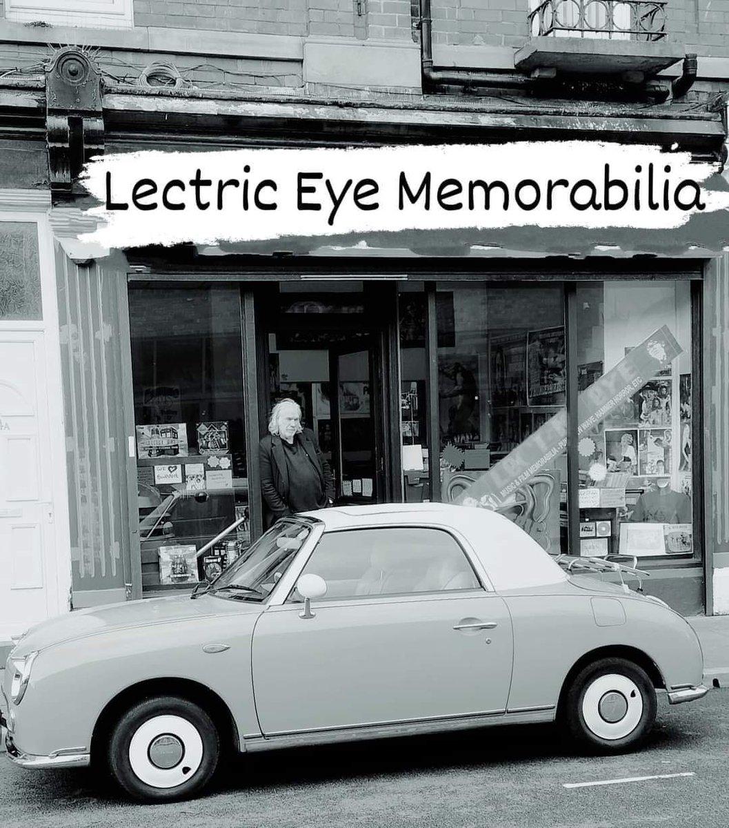 Captain Scarlett's been let loose in Lectric Eye Memorabilia , please be aware this is 24 Market Street in Southport uk, you might want to get your ass to this location to investigate ... Closed Sunday and Mondays 11 am - 5 pm