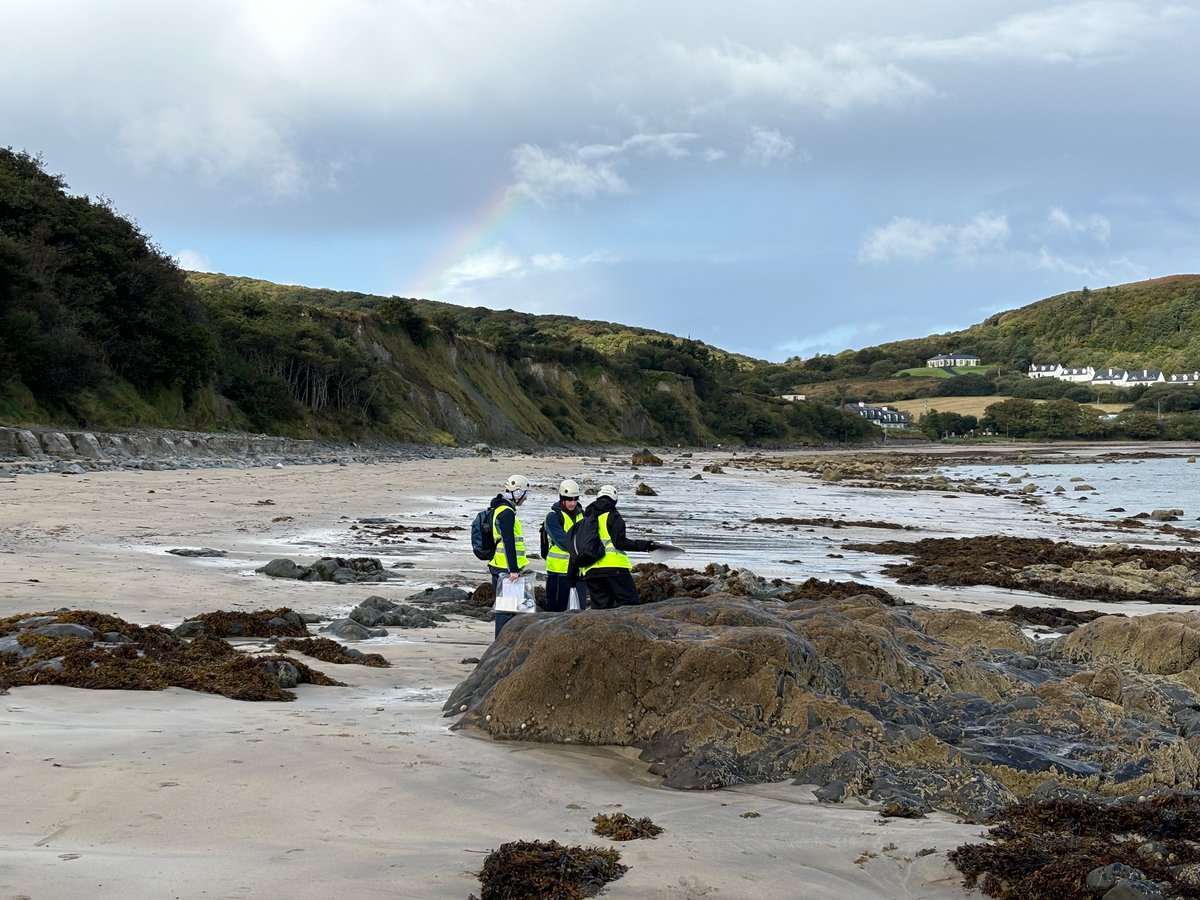 Four days of sun on the west coast of Ireland, and it’s been great!

<a href="/UCD_Earth_Sci/">UCD Earth Sciences</a> 3rd year students getting a week of hands on experience mapping along the shores of Clew Bay.
