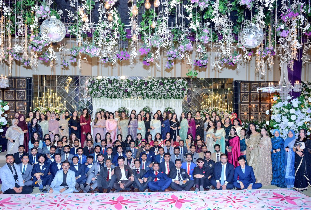 Dac_Saabb's tweet photo. End of an era 🥺
کہانی ختم شد 🥀
#Batch24 https://t.co/qGSAiW5Ayn