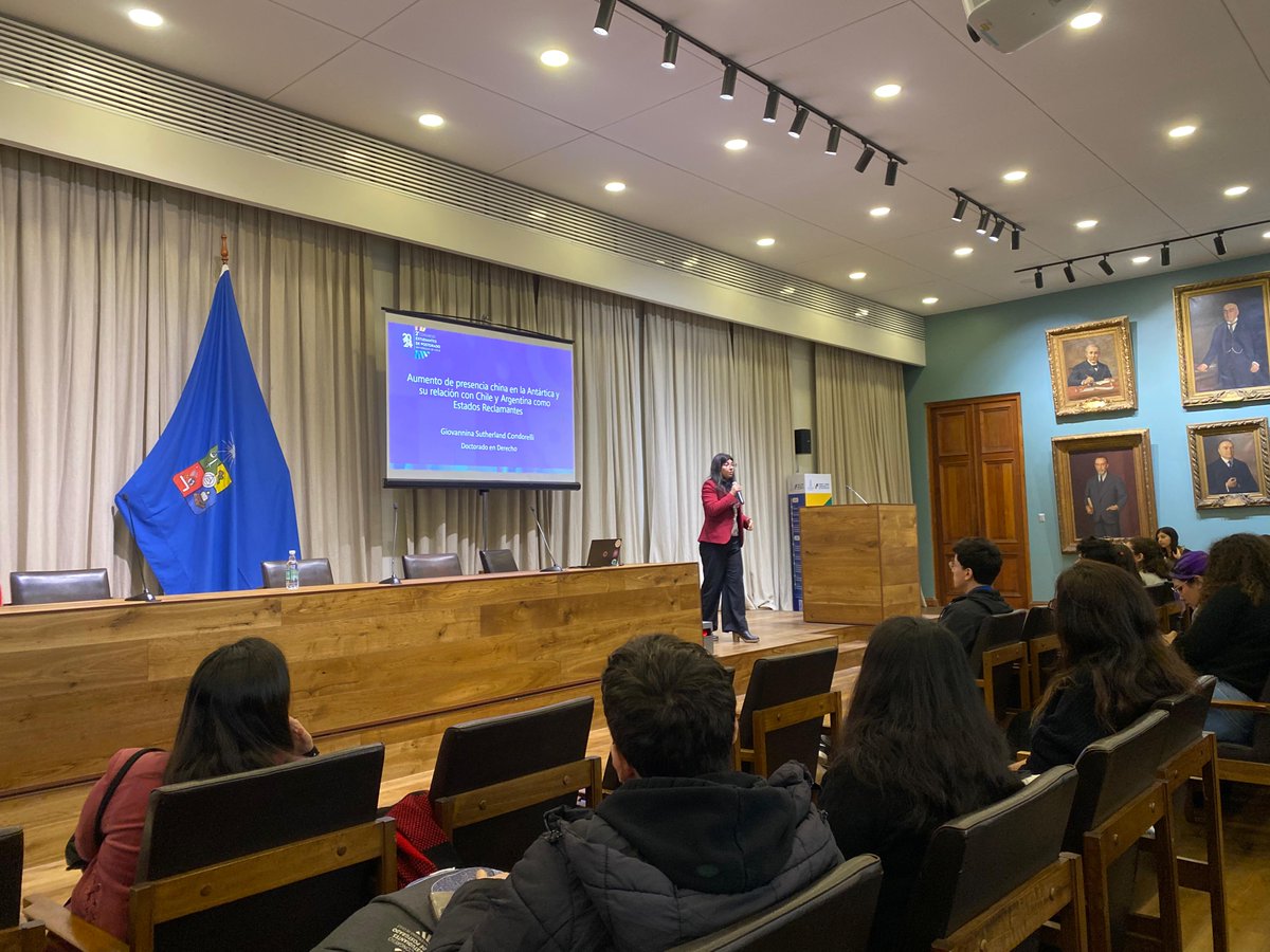 MilenioBASE's tweet photo. ACADEMIA 📚 Con la exposición "Aumento de presencia china en la Antártica y su relación con Chile y Argentina como Estados Reclamantes" la investigadora @MilenioBASE @U_Antartica Giovannina Sutherland participó en 2° Congreso de Estudiantes de Postgrado @uchile ¡Felicitaciones!👏🏻 https://t.co/kOzlY2Nnah