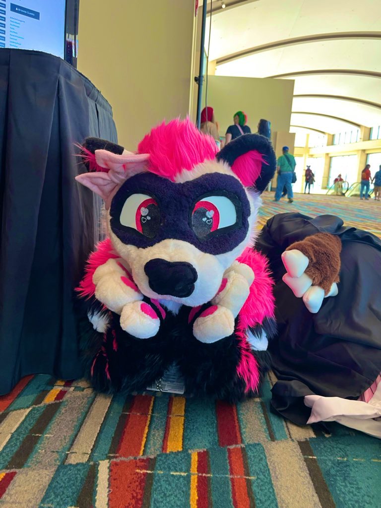fursuitpatterns's tweet photo. Just curious, anyone still actively seeing this account? Interact with it so we know!! 

Also hi 💕 https://t.co/fVqkO9SFTa