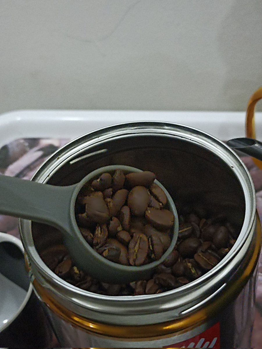 BelalEssam1313's tweet photo. V 60 illy etiopia 🤎☕ 
#v60 #illy #illycoffe
#mhw3bomber #coffe https://t.co/3RYYXbt19w