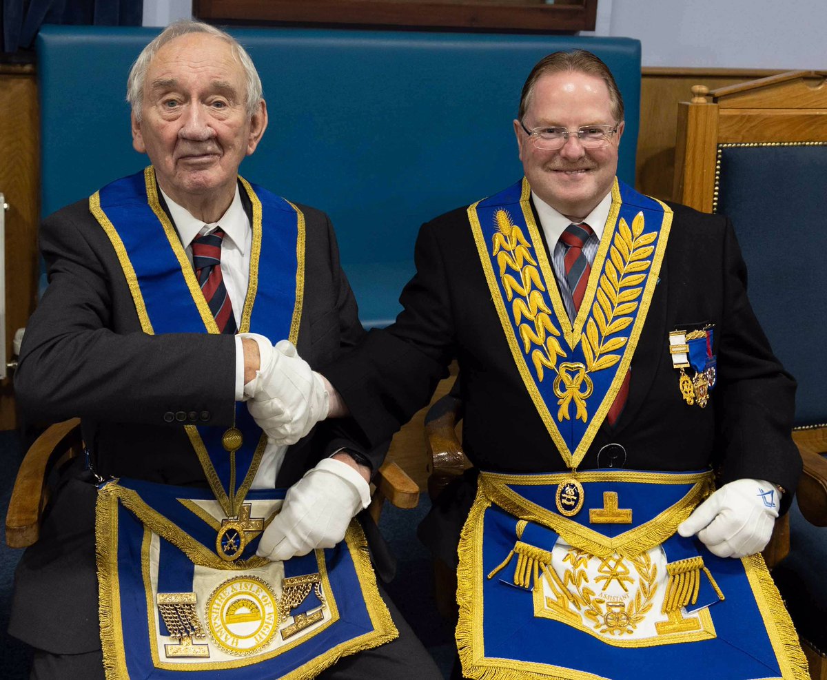 Excellent meeting at Lyndhurst Lodge last night 👍 Passing of Mike Downton and I had the Privilege of presenting 90yr old W Bro Peter Males with his promotion to PPGSwdB as he was unable to attend the AGM in July to receive it  👍… Congrats Peter 🎉