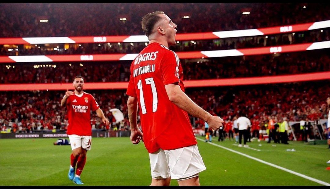 apostaevpt's tweet photo. Thank you 🇹🇷

This is the Benfica I know ❤️

#Glorioso
#ChampionsLeague https://t.co/oPEjrKWVRd