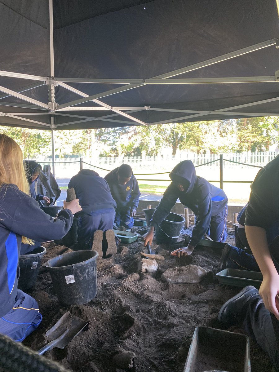 Miss Morrin tweet media